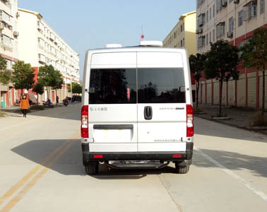 程力威牌CLW5041XLJ5型旅居车