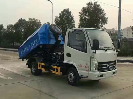 凯马2800钩臂垃圾车(3方)