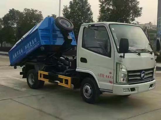 凯马2800钩臂垃圾车(3方)