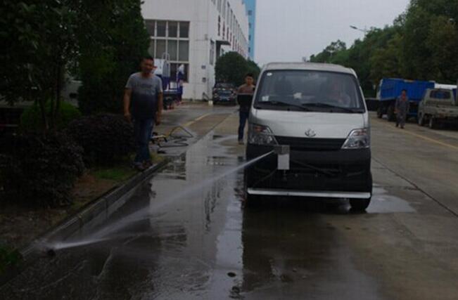 小型道路养护清洗车(人行道,厂区,小区路面养护)