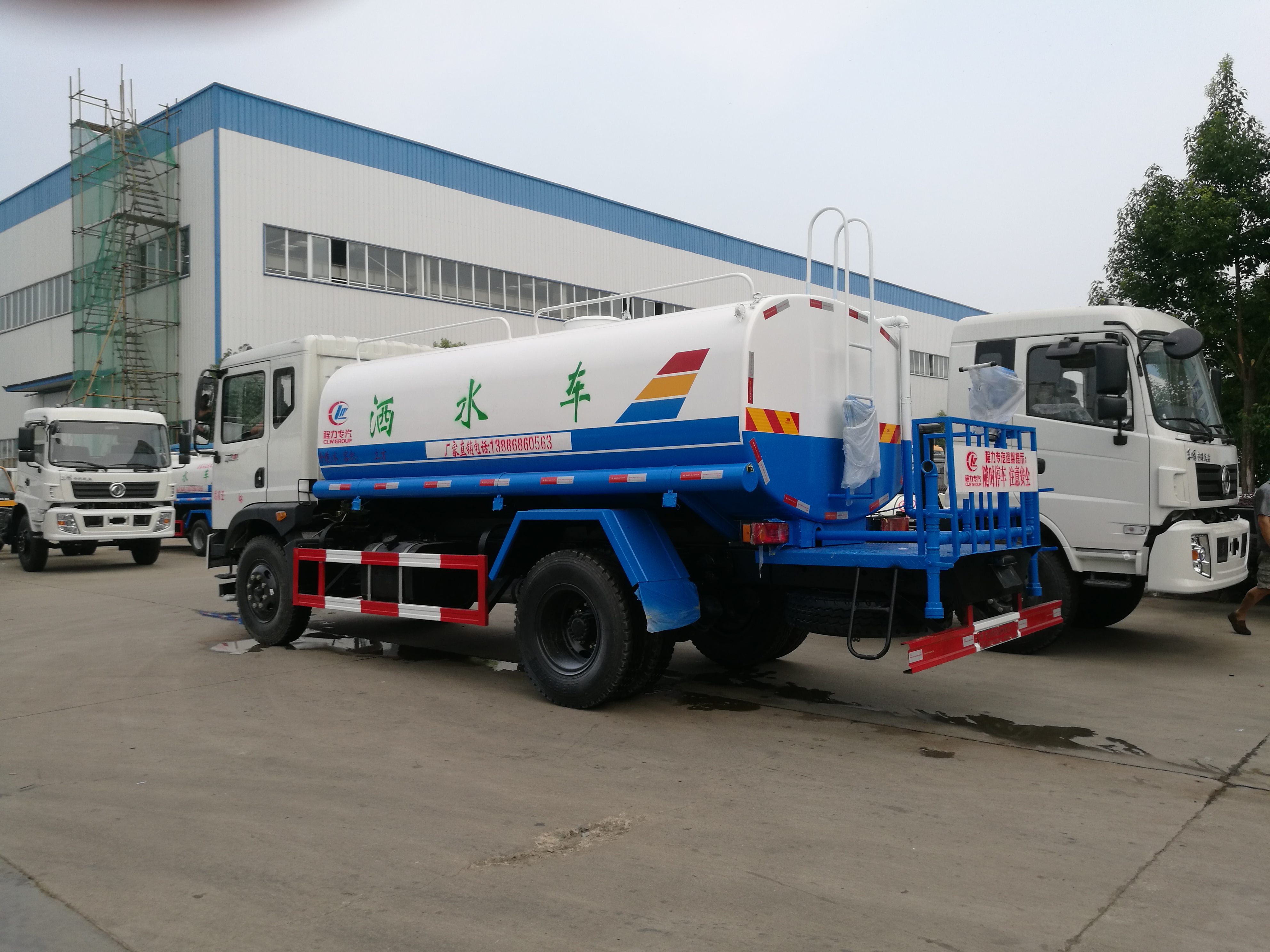 12吨东风洒水车(可选装雾炮)
