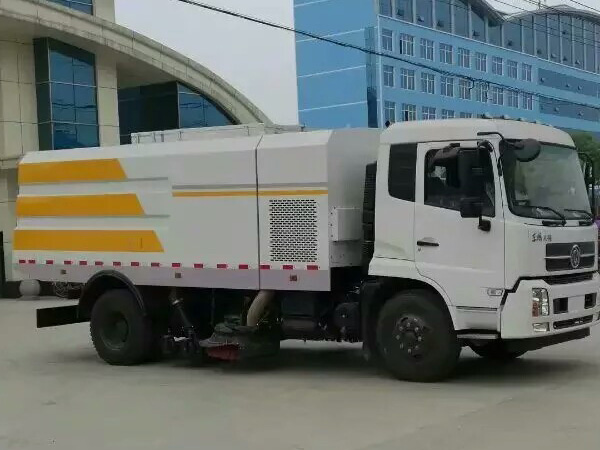东风天锦干扫车(垃圾箱容积8立方)