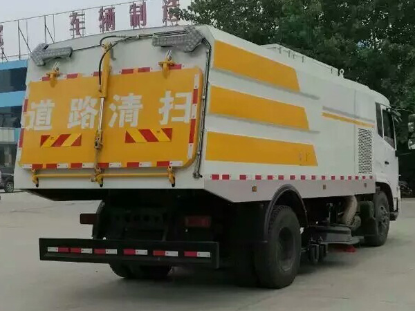 东风天锦干扫车(垃圾箱容积8立方)