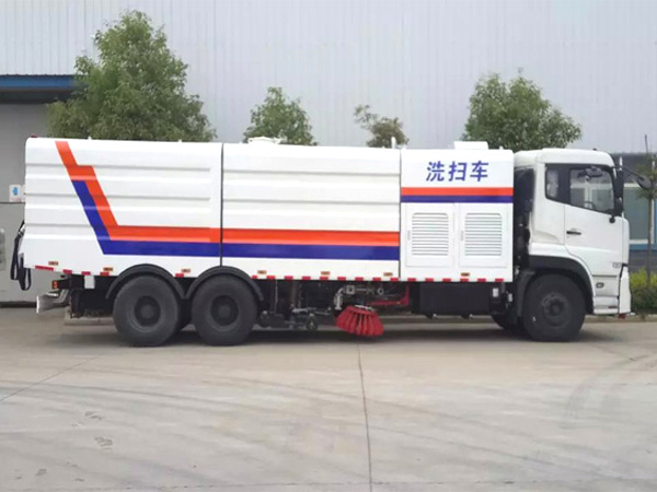 东风天龙大型洗扫车(水箱12方/尘箱10方)